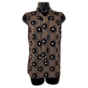 By Design Black and White Patterned Sleeveless Top with Bow Design NWOT Med